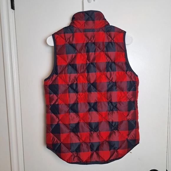 J. Crew Red Navy Buffalo Plaid Quilted Puffer Down Feather Excursion Vest Sz XS - Picture 4 of 9